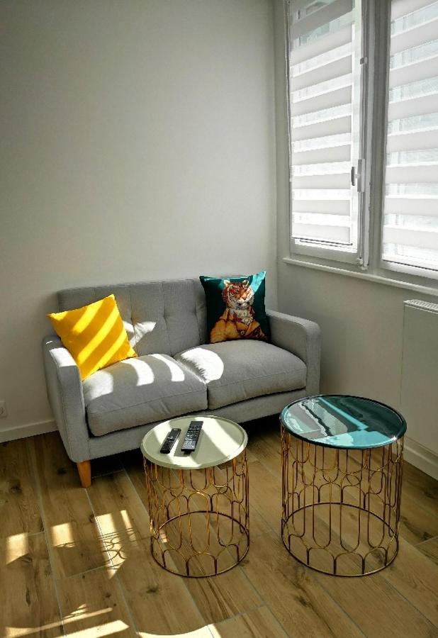 Apartamento Moderne, Place Parking Prive, Emplacement Ideal A 100 M Du Lac. *